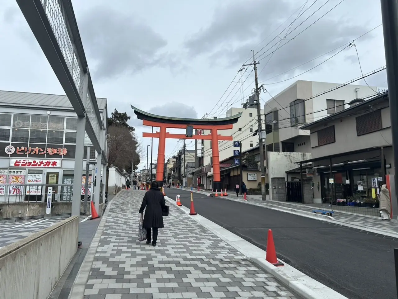 近鉄桃山御陵前駅付近