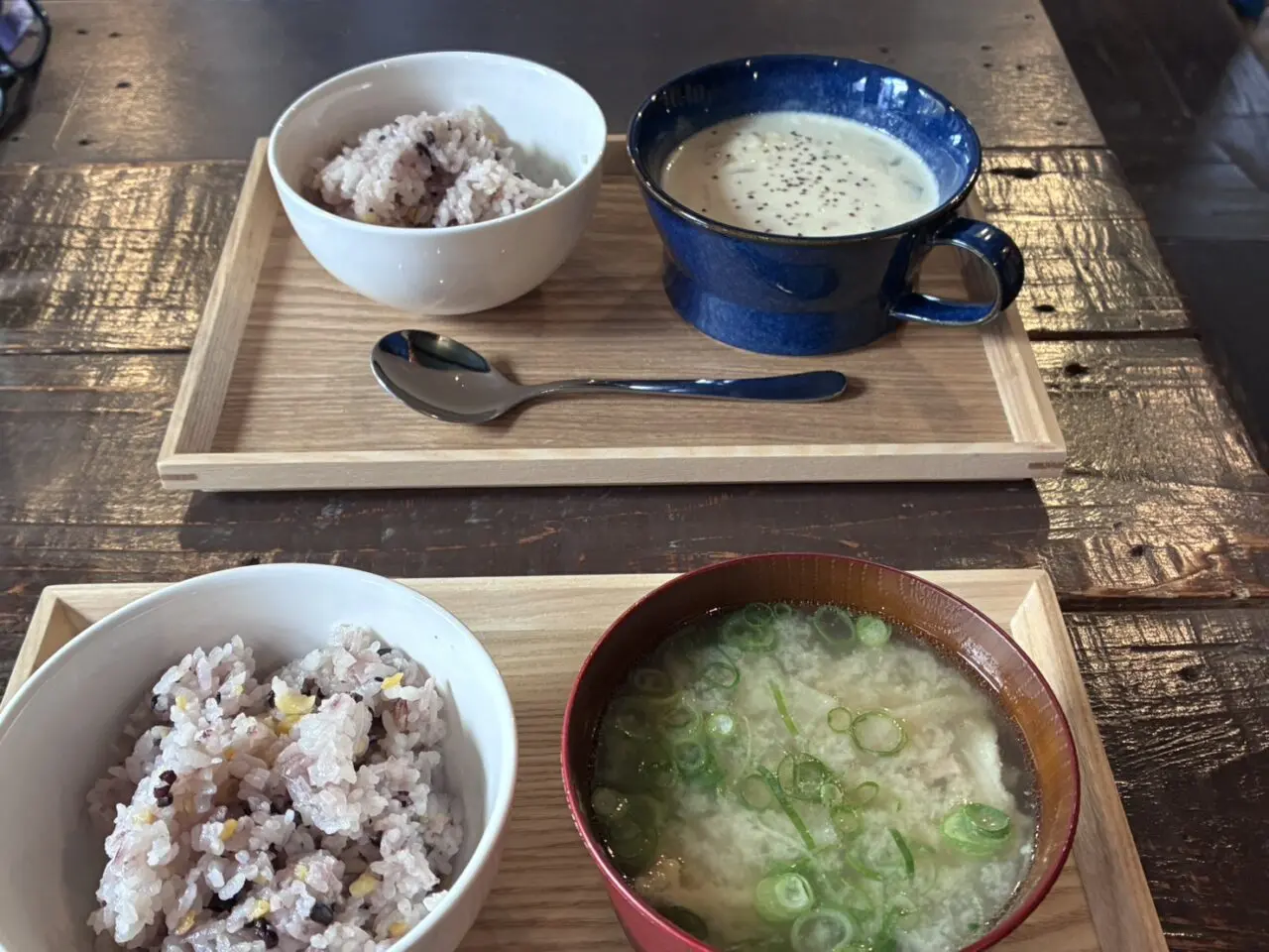 ねことバナナの木