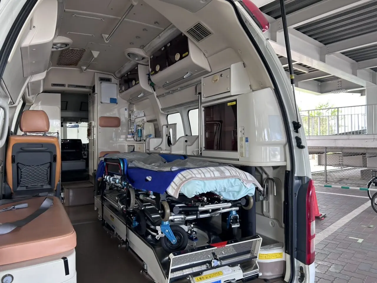 六地蔵イズミヤ